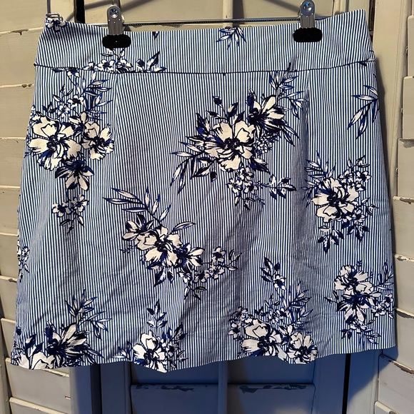 S.C.&CO. skort like new - Picture 2 of 3